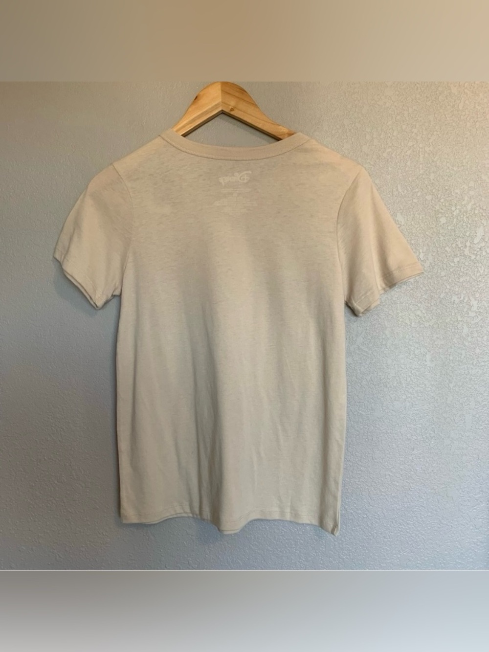 Disney Winnie The Pooh T-Shirt Tan Size XS Short Sleeve Tigger Piglet NWT - Picture 4 of 9
